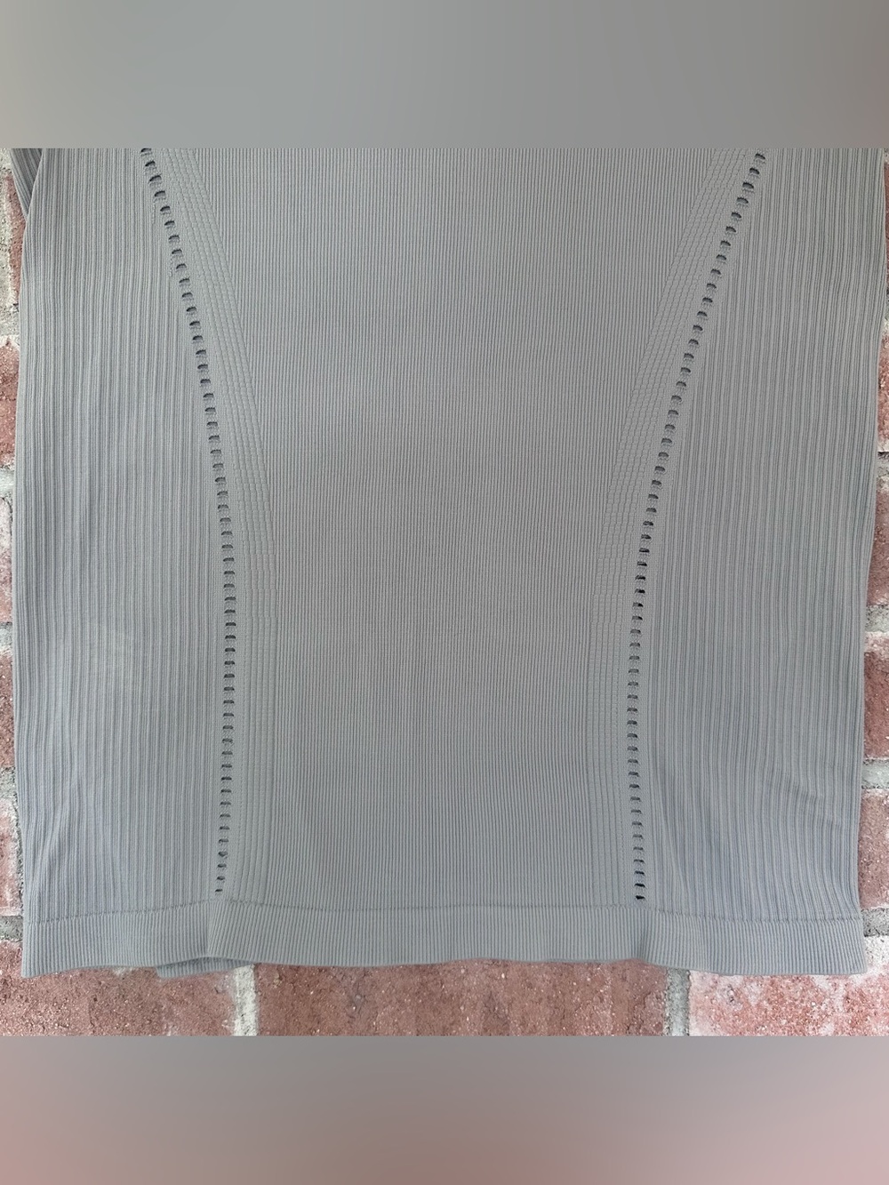 Athleta Gray Tank Top Women’s Medium Fitted Active Running Performance Gym - Picture 4 of 9